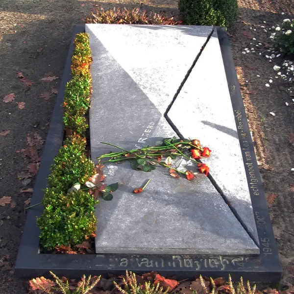 grafmonument begraafplaats st.martinus breda 2008