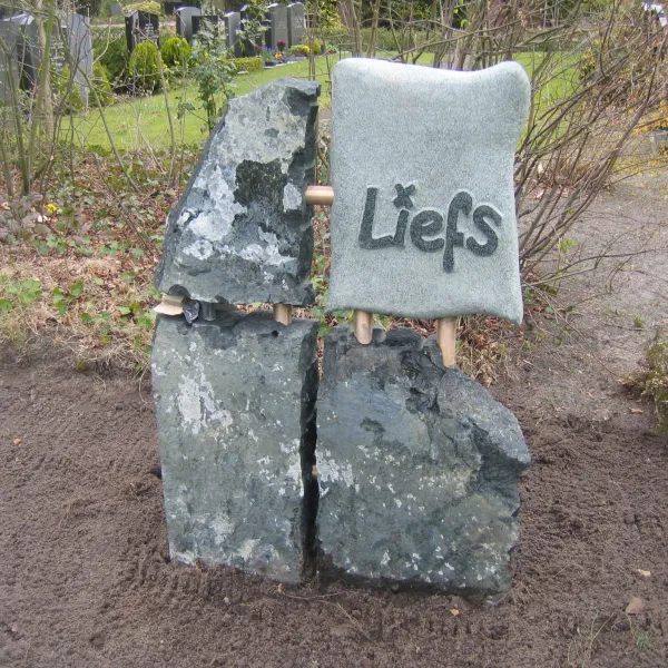 grafmonument-kunst-steen-brons-grafsteen