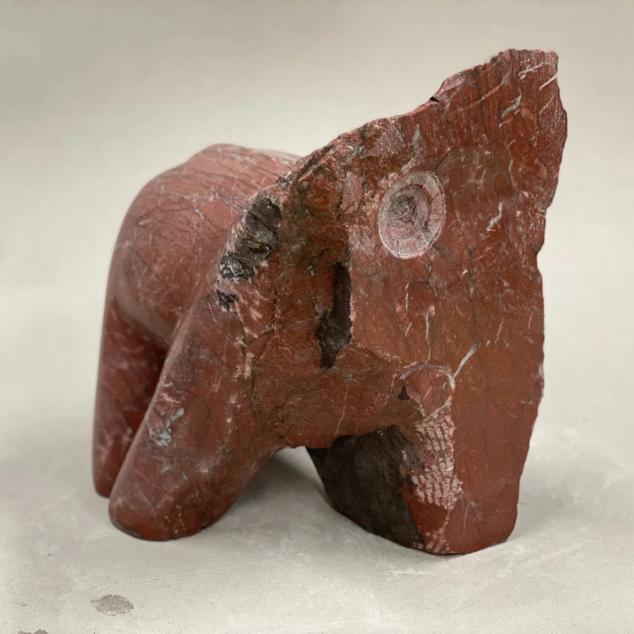 olifant in natuursteen