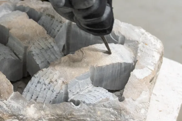 beeldhouwen in steen